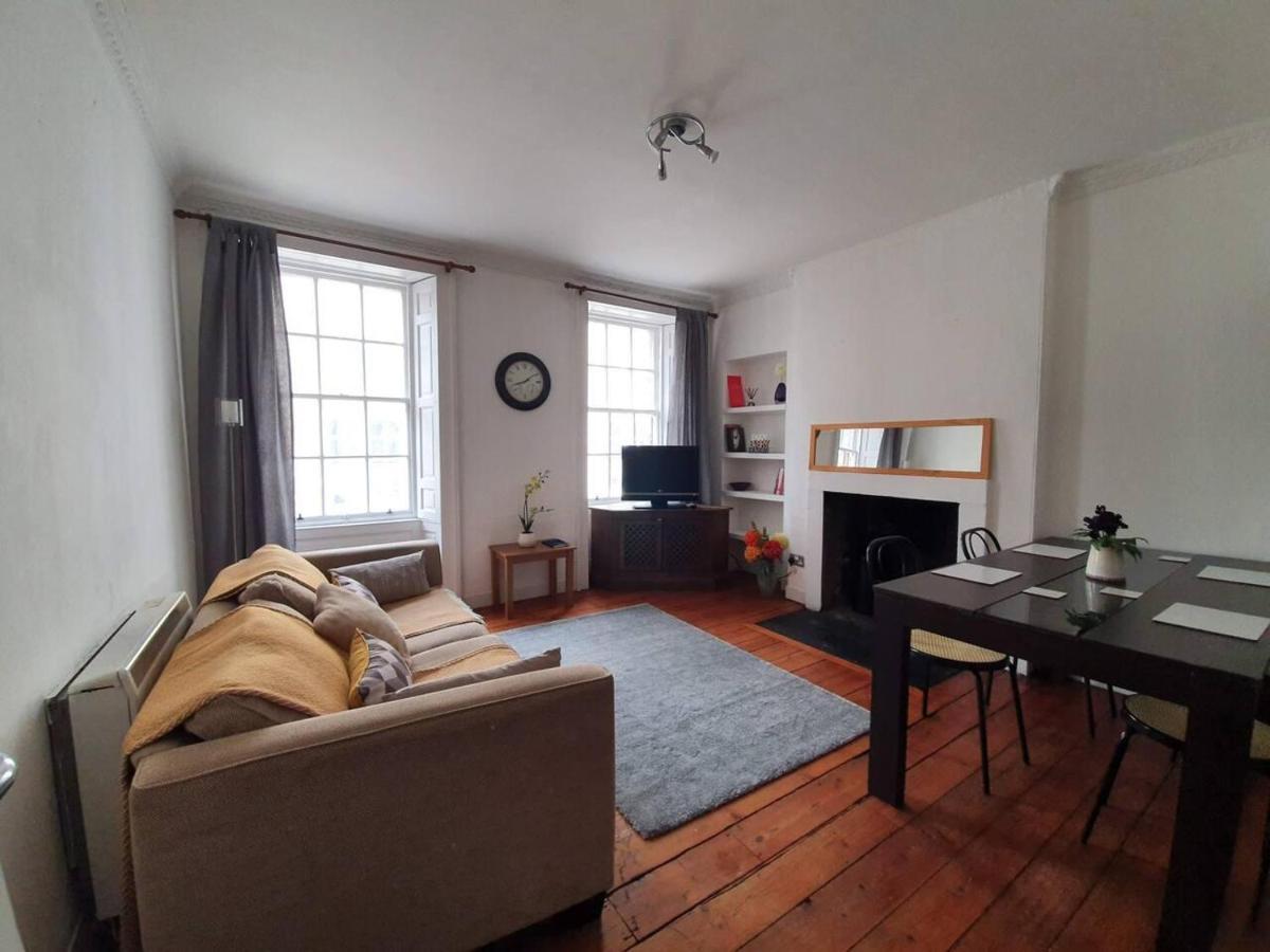 Lovely 2 Bedroom Flat In The Heart Of The City Edinburgh Dış mekan fotoğraf