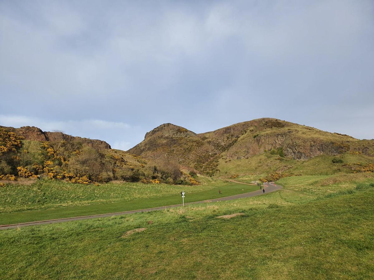 Lovely 2 Bedroom Flat In The Heart Of The City Edinburgh Dış mekan fotoğraf