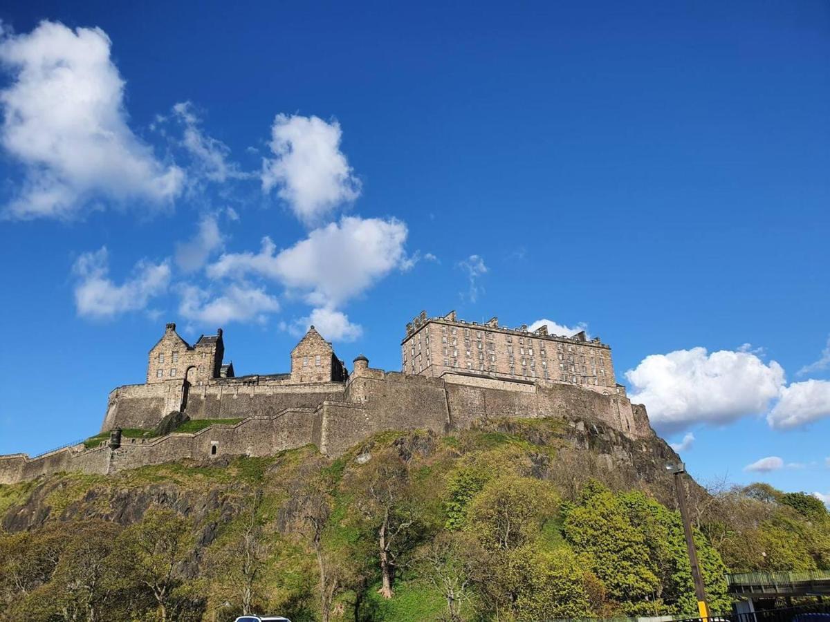 Lovely 2 Bedroom Flat In The Heart Of The City Edinburgh Dış mekan fotoğraf